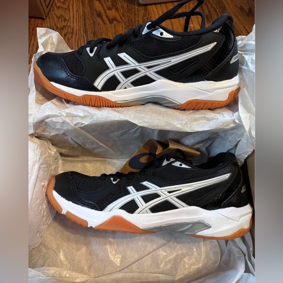 Women’s Asics Gel Rocket 10 court shoe/volleyball athletic shoe size 5.5 - Picture 2 of 5